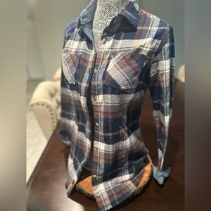Legendary Whitetails Women's Blue Plaid Shirt Small